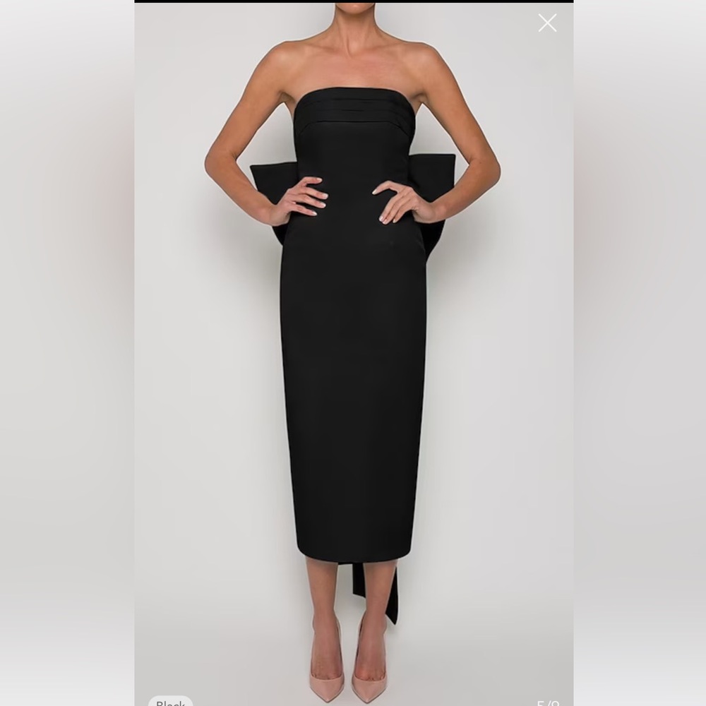 OFFERS WELCOME Elegant Black Dress with Attachable Bow